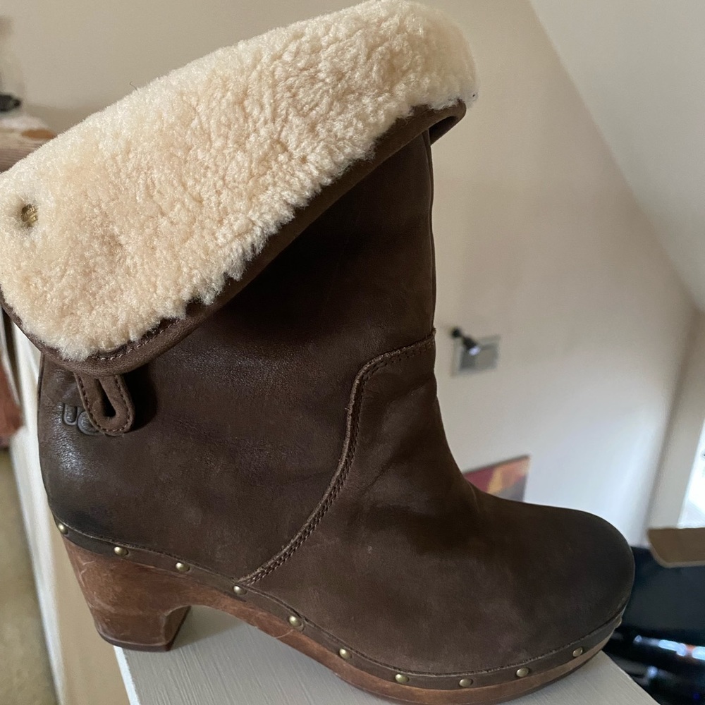 Ugg brown suede leather boots